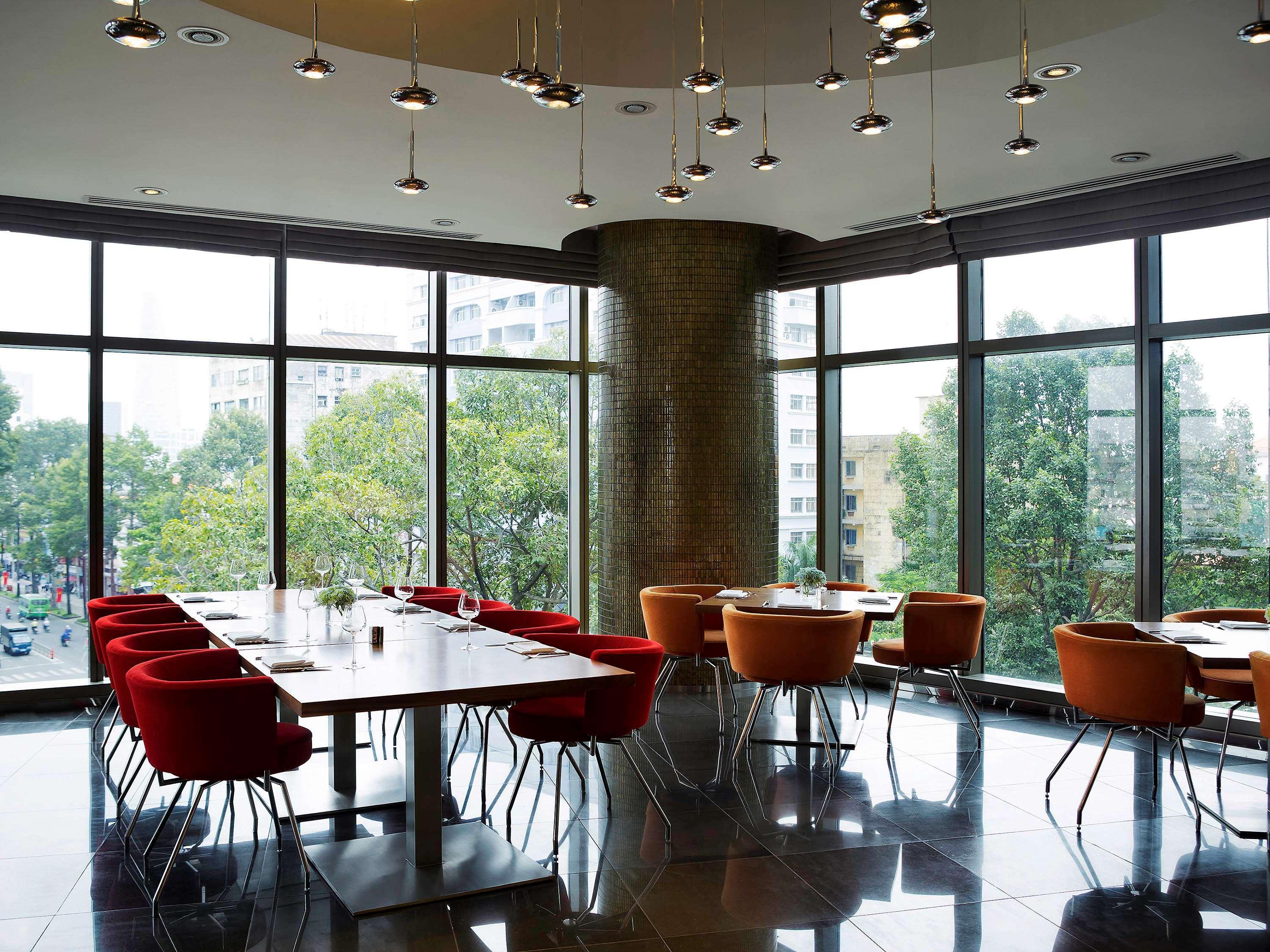 Pullman Saigon Centre Khách sạn TP. Hồ Chí Minh